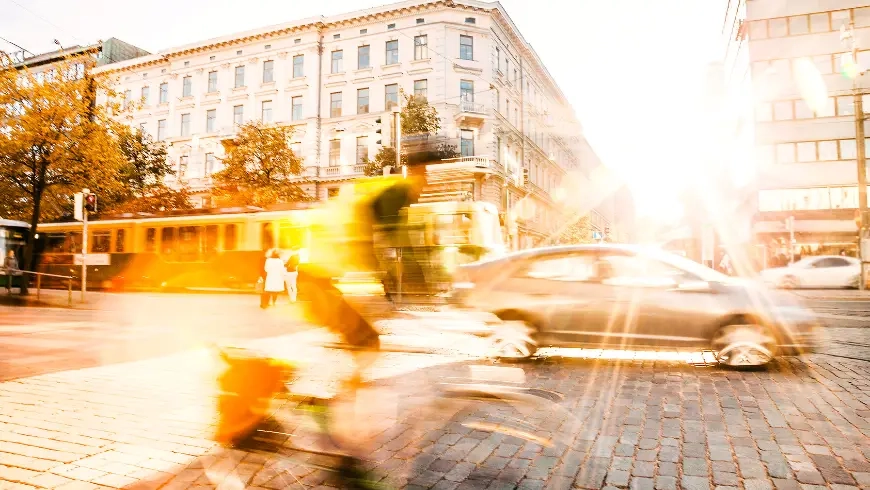 Bicicletta in una strada di Helsinki, Finlandia
