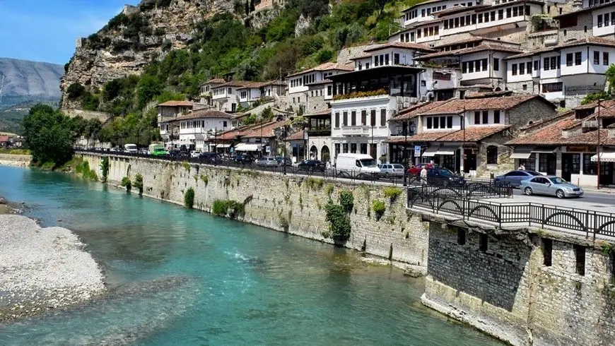 Albania senza auto: guida a un viaggio lento e sostenibile